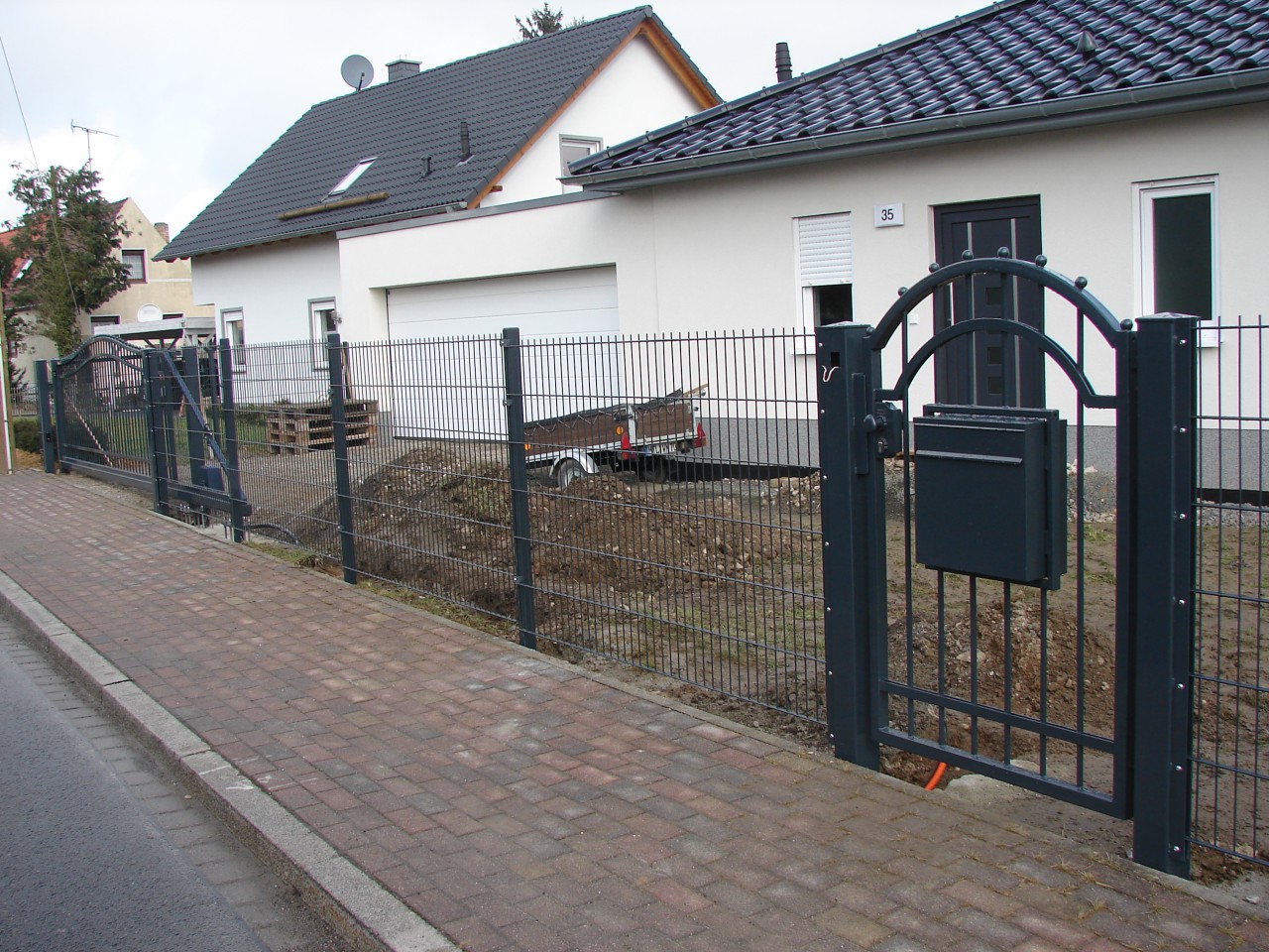 Doppelstabmattenzaun von Zaunfuchs Berlin